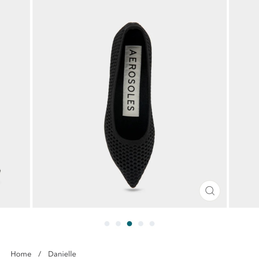 AEROSOLES Black Pointed-Toe Flats with Textured Design